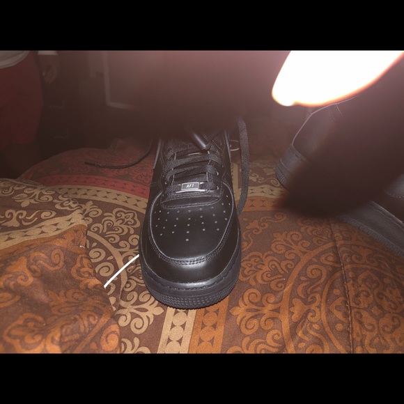 Shoes - Picture 4 of 4